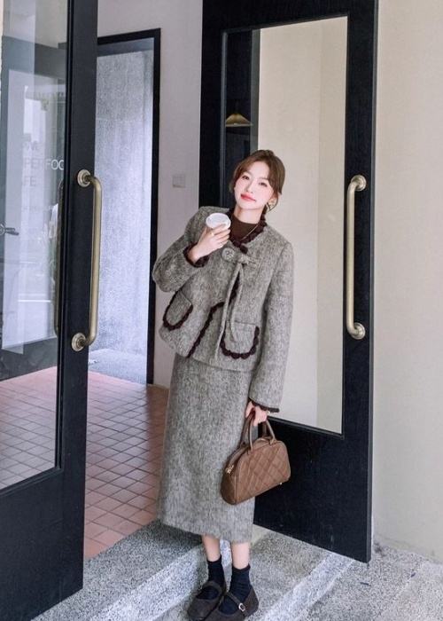 Chanelstyle woolen coat skirt 2pcs set for women