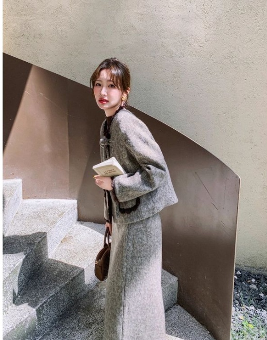 Chanelstyle woolen coat skirt 2pcs set for women