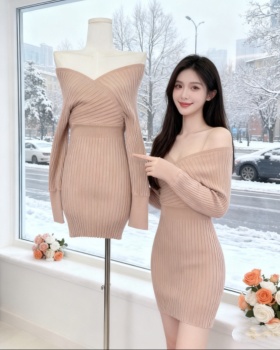 Flat shoulder cross dress package hip T-back for women