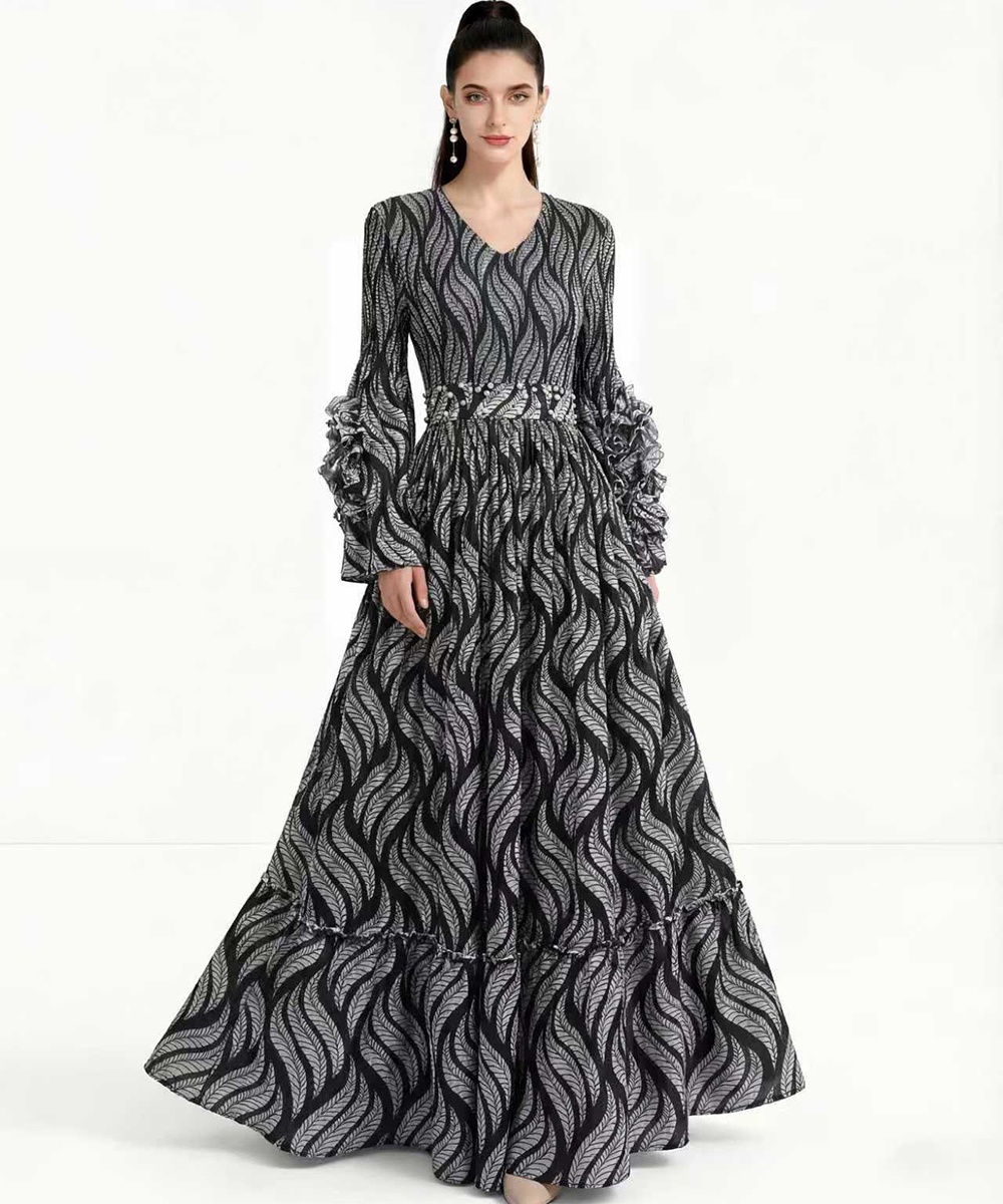 Pleated loose waist lotus sleeve dress