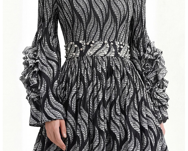 Pleated loose waist lotus sleeve dress