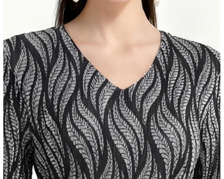 Pleated loose waist lotus sleeve dress