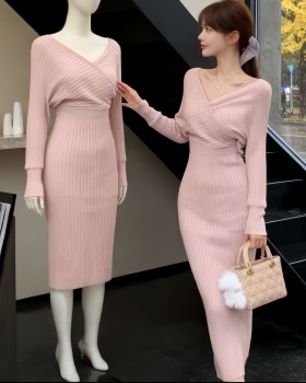 V-neck pink dress knitted autumn and winter long dress