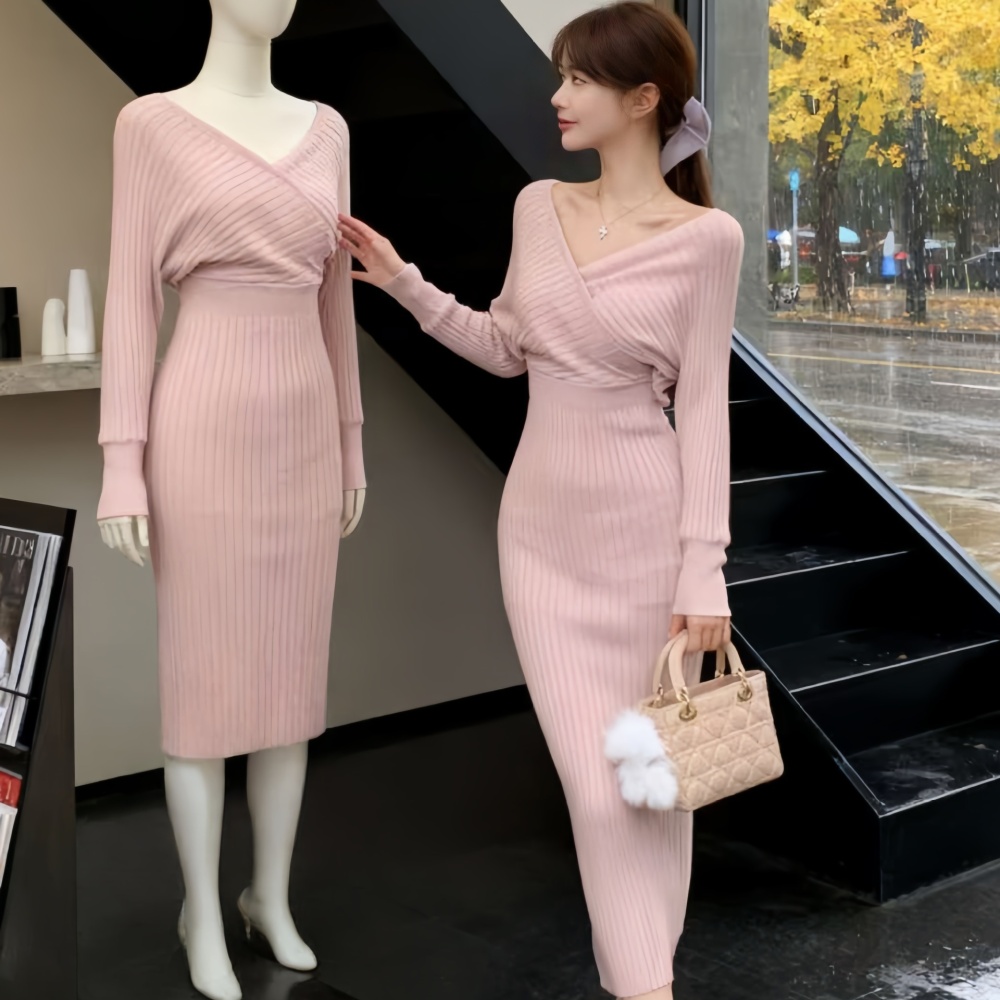 V-neck pink dress knitted autumn and winter long dress