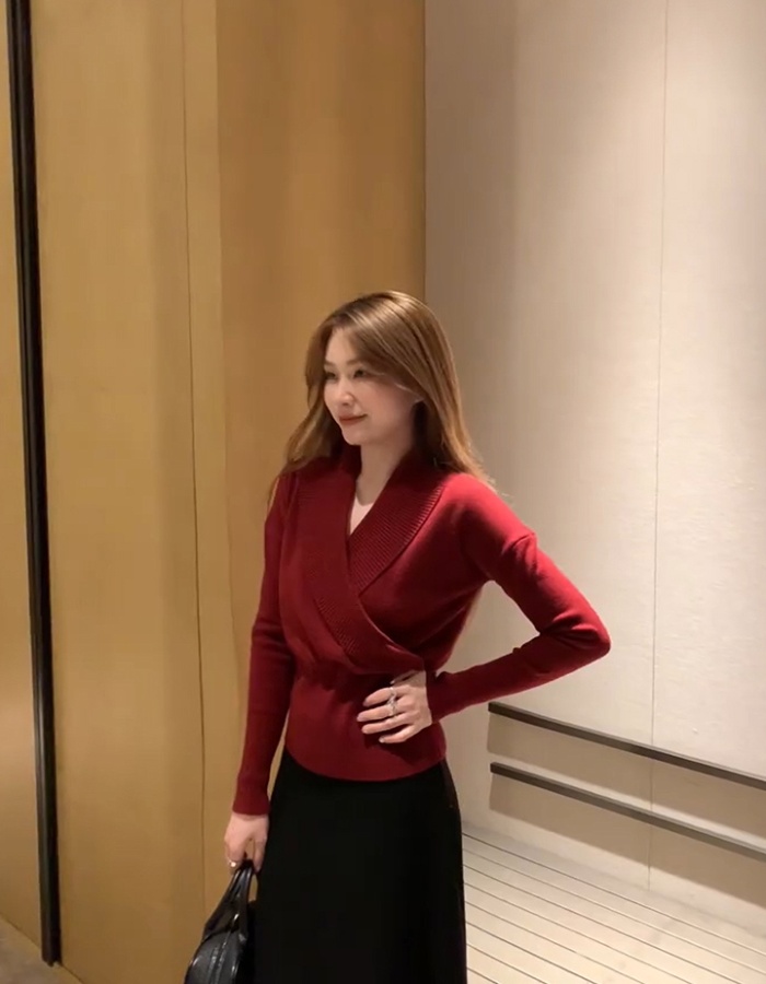 Hepburn style temperament tops V-neck sweater for women