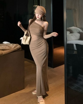 Hollow sloping shoulder dress twist long dress for women