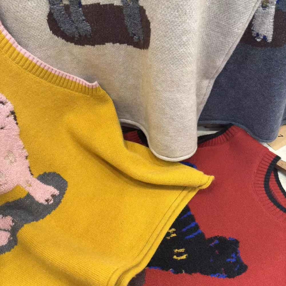 Large yard winter waistcoat knitted vest for women