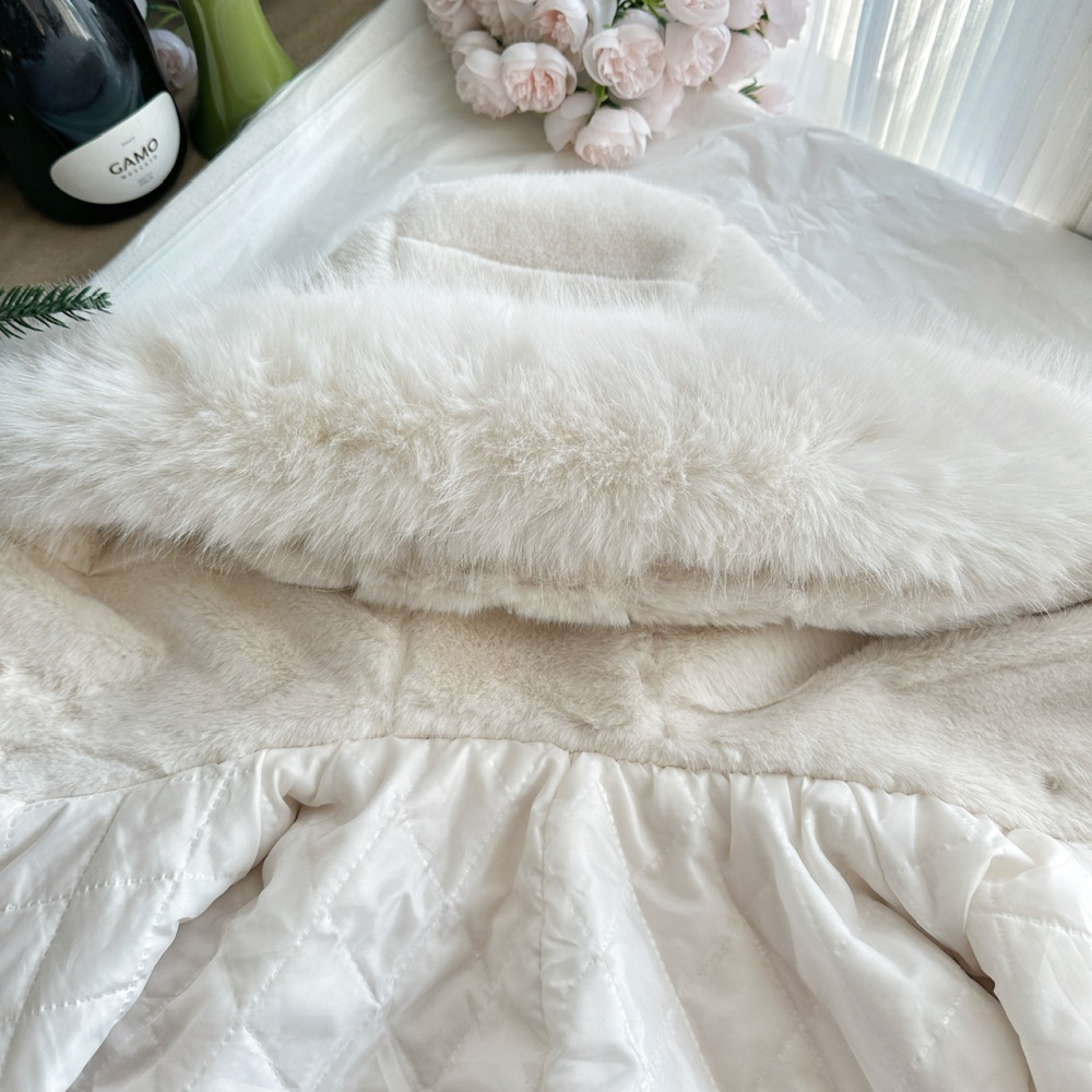 Hooded imitation of mink elmo coat