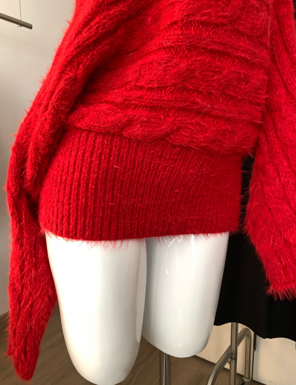 Knitted lazy tops red flat shoulder bottoming shirt