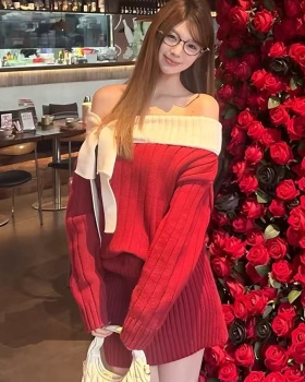 Loose flat shoulder red tops christmas bow sweater
