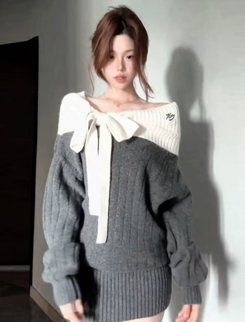 Loose flat shoulder red tops christmas bow sweater