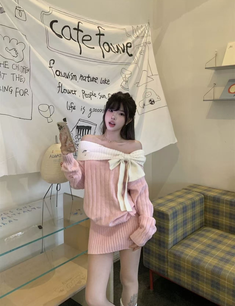 Loose flat shoulder red tops christmas bow sweater