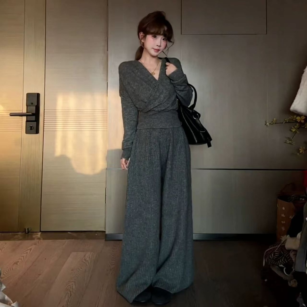 Autumn and winter unique chanelstyle sweater 2pcs set