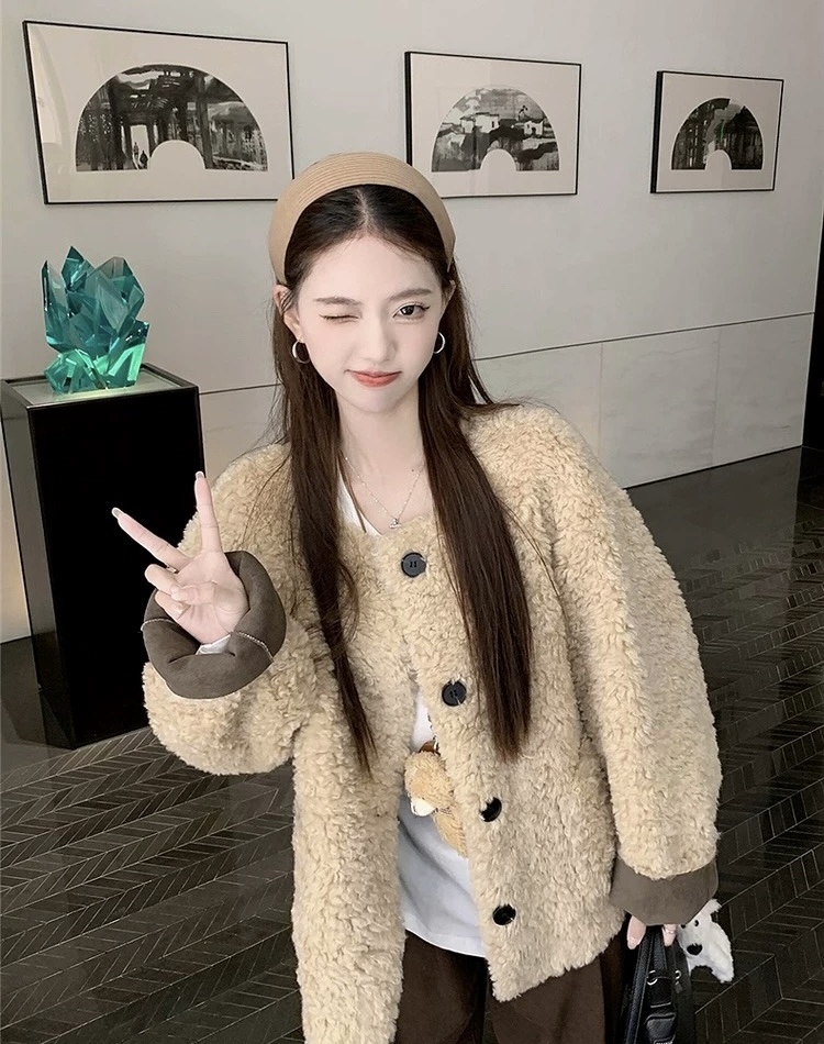 Winter thick lambs wool coat loose short tops for women