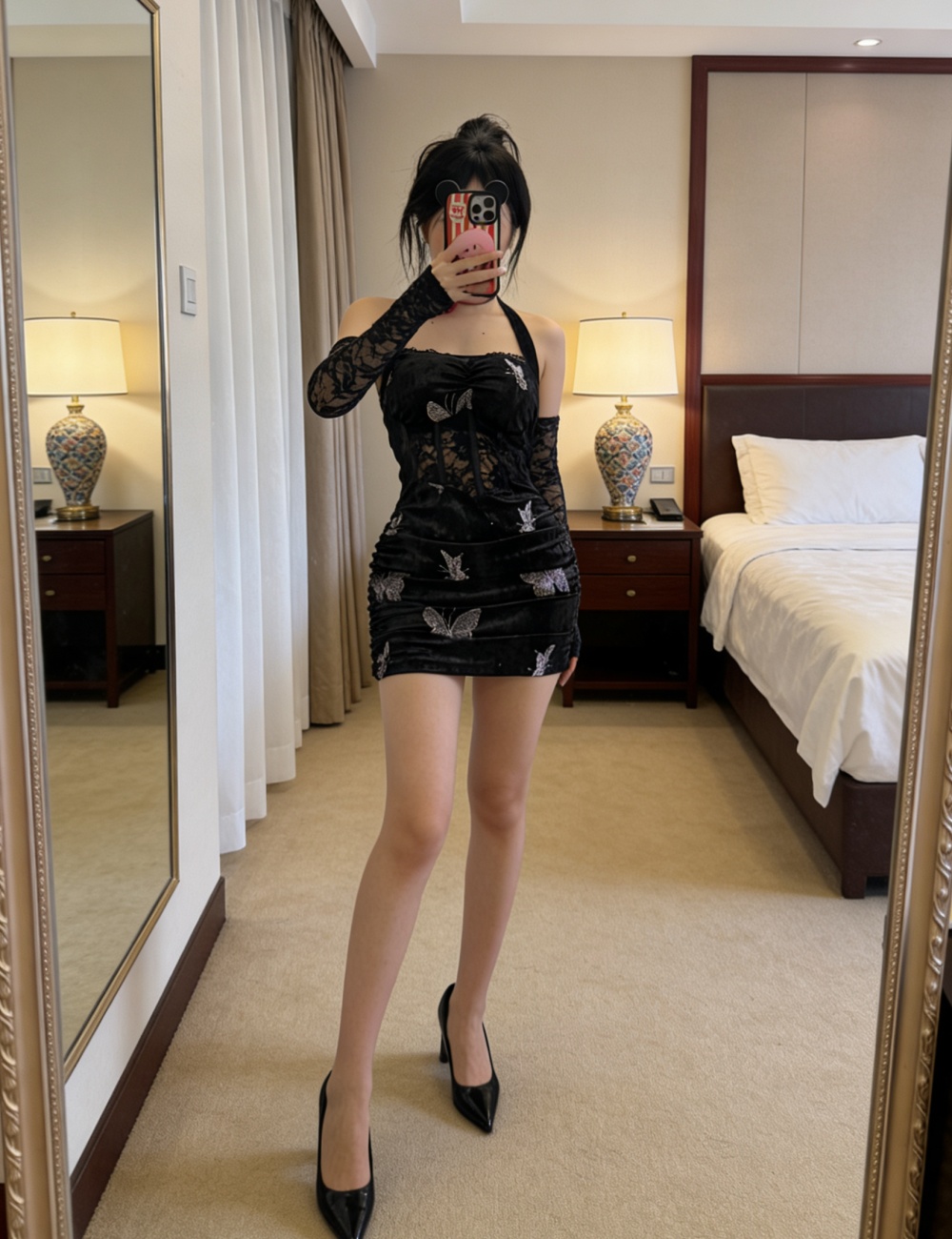 Package hip with lace sleeves T-back velvet dress