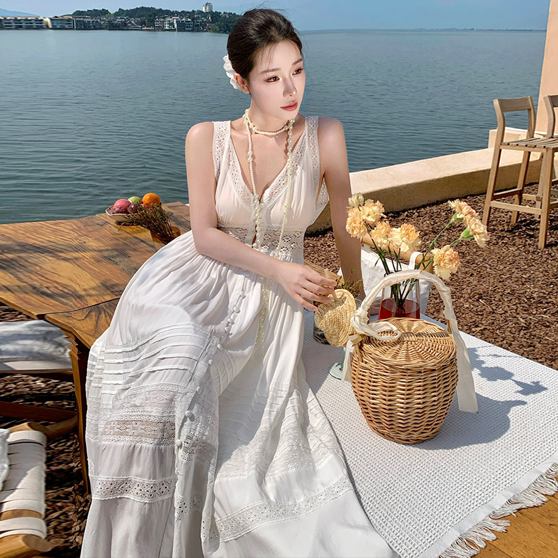 V-neck sleeveless lace vacation seaside dress for women