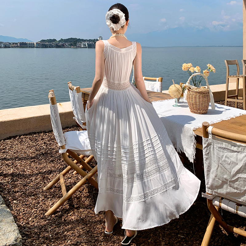 V-neck sleeveless lace vacation seaside dress for women