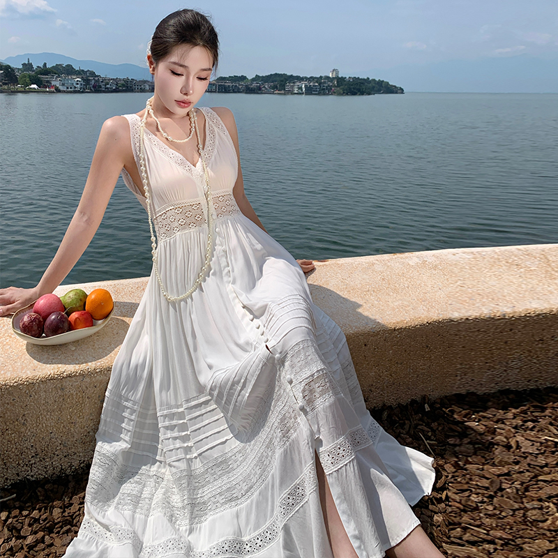V-neck sleeveless lace vacation seaside dress for women