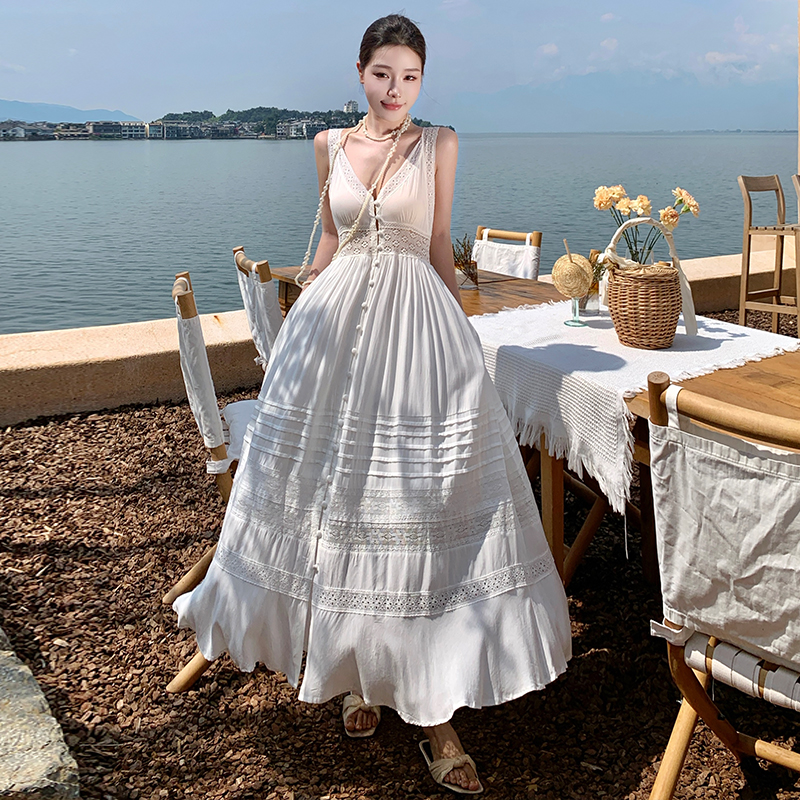 V-neck sleeveless lace vacation seaside dress for women