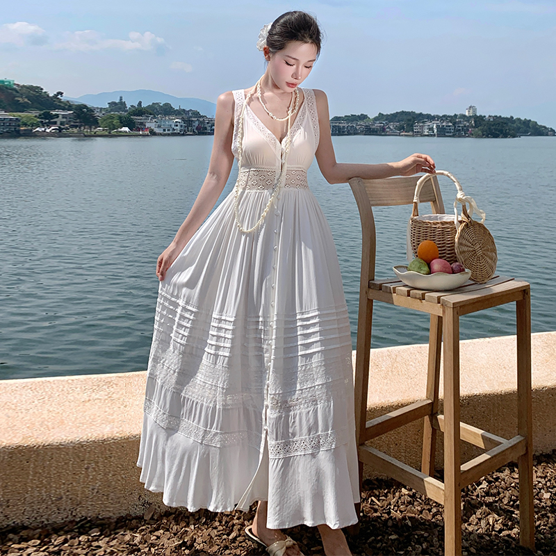 V-neck sleeveless lace vacation seaside dress for women
