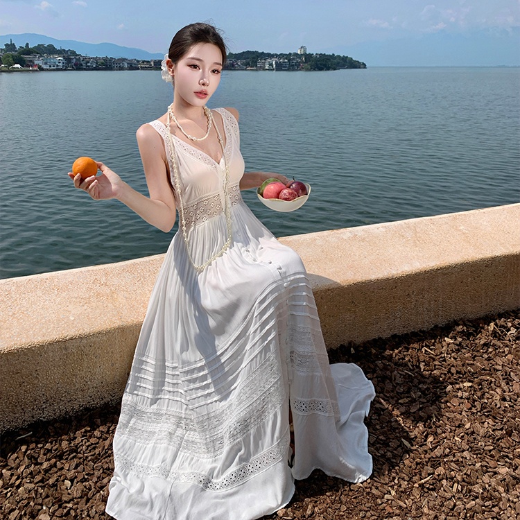 V-neck sleeveless lace vacation seaside dress for women