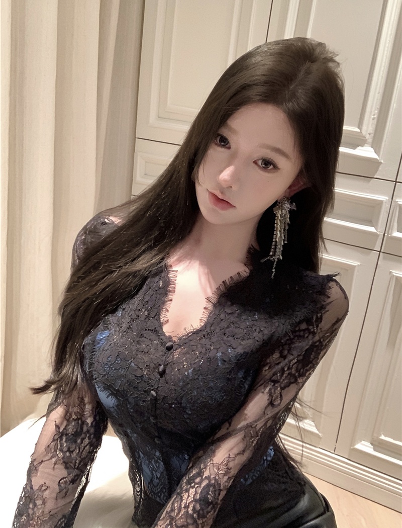 Long sleeve sexy shirts enticement Pseudo-two tops for women