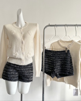 Round neck wool sweater loose shorts a set for women