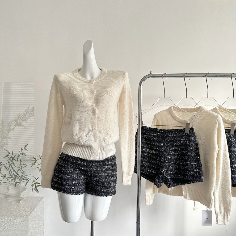 Round neck wool sweater loose shorts a set for women