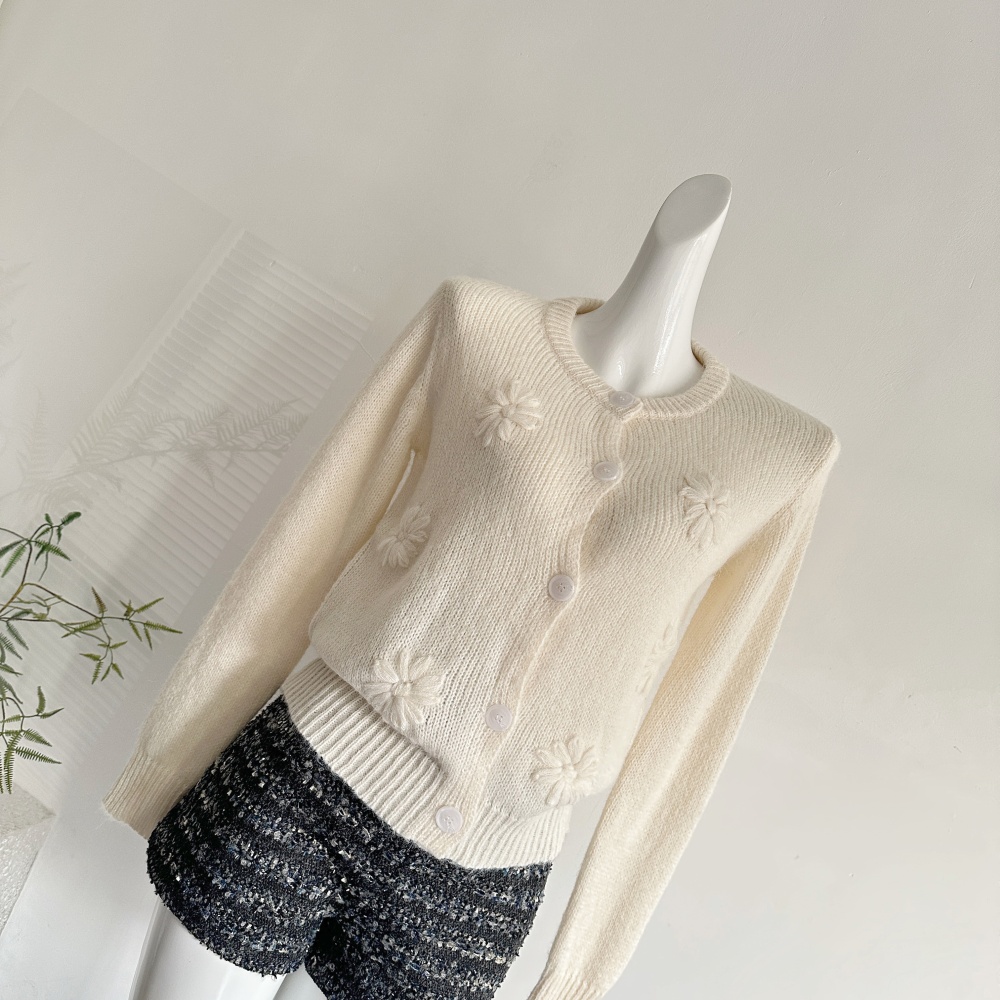 Round neck wool sweater loose shorts a set for women
