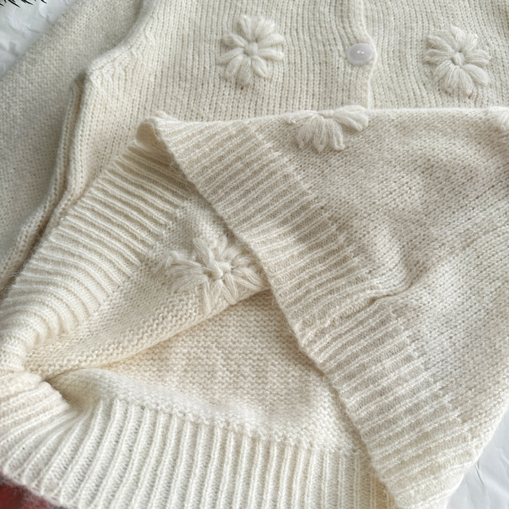 Round neck wool sweater loose shorts a set for women