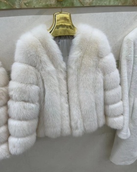 Light V-neck fashion temperament winter fur coat for women