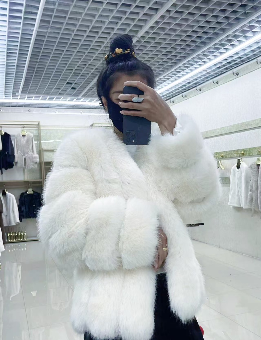Light V-neck fashion temperament winter fur coat for women