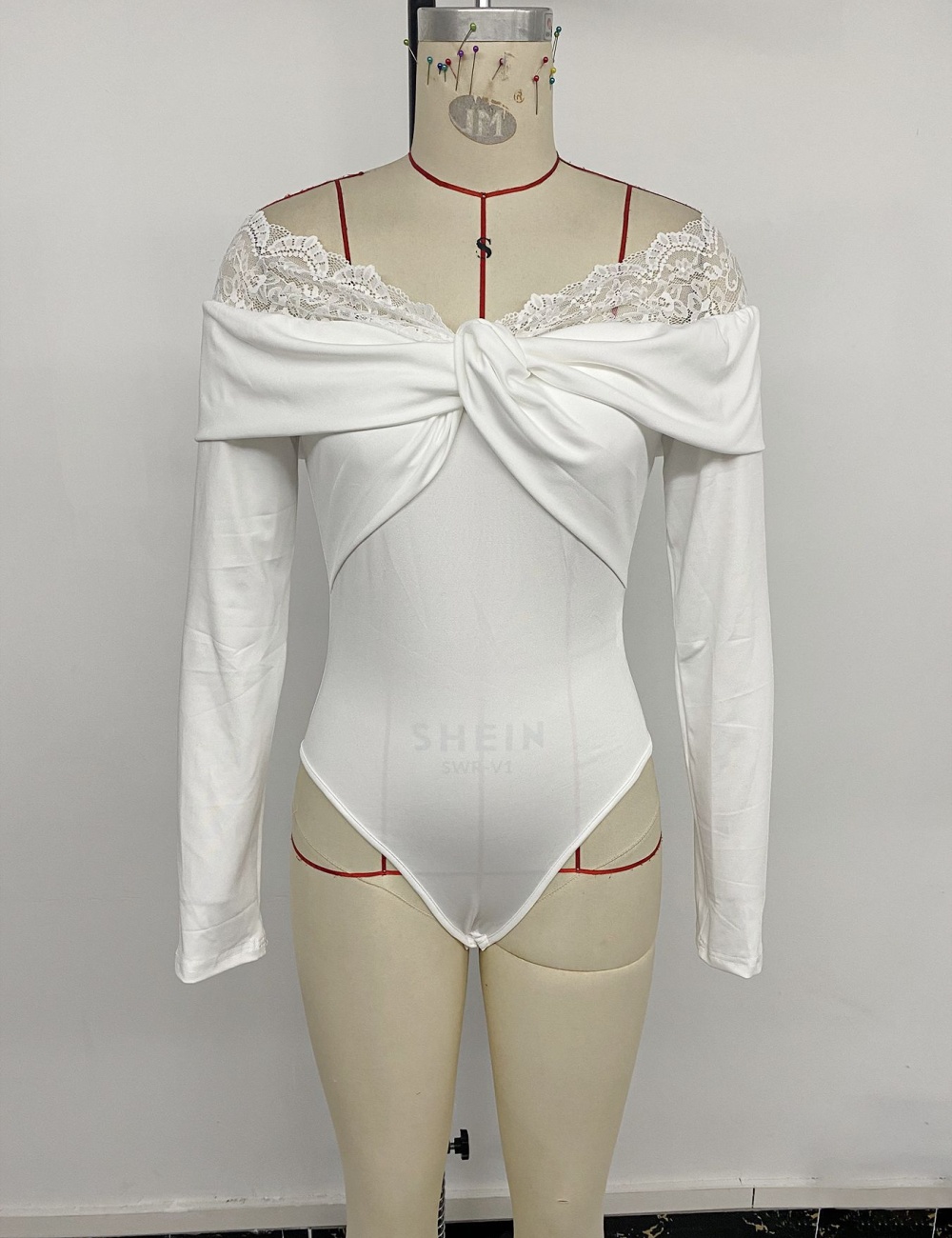 Lace European style white sexy strapless leotard