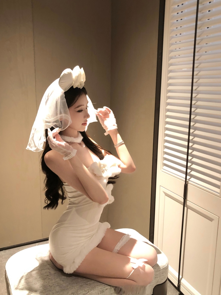 Wrapped chest slim flat shoulder package hip dress for women