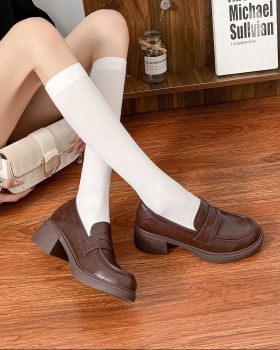 Slim wears outside loafers heighten shoes