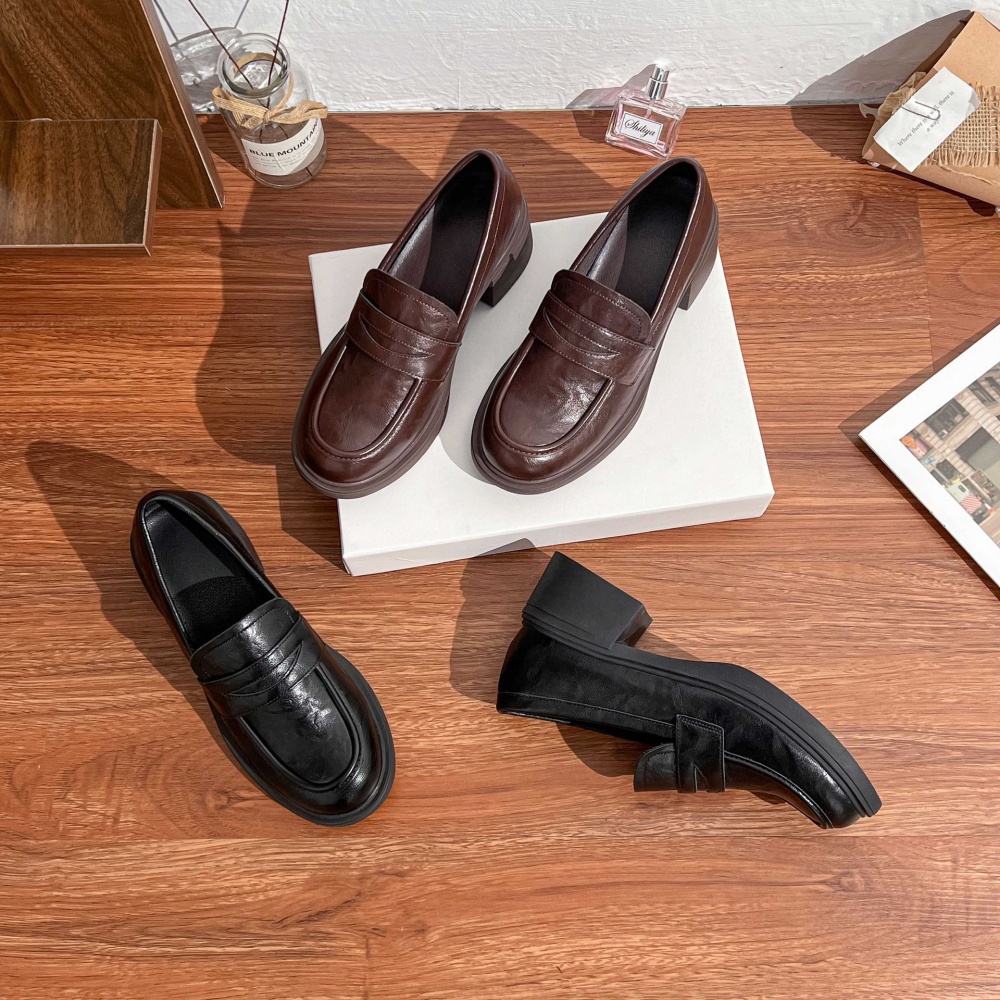 Slim wears outside loafers heighten shoes