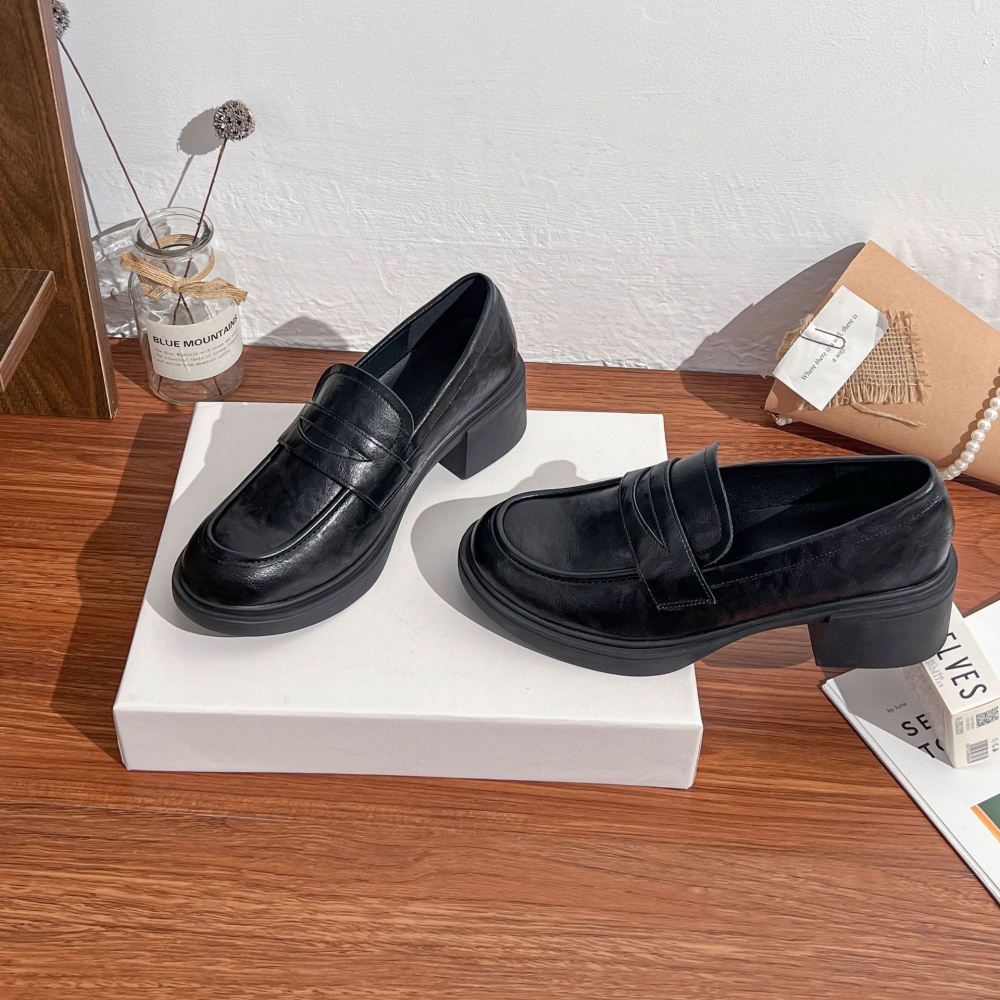 Slim wears outside loafers heighten shoes