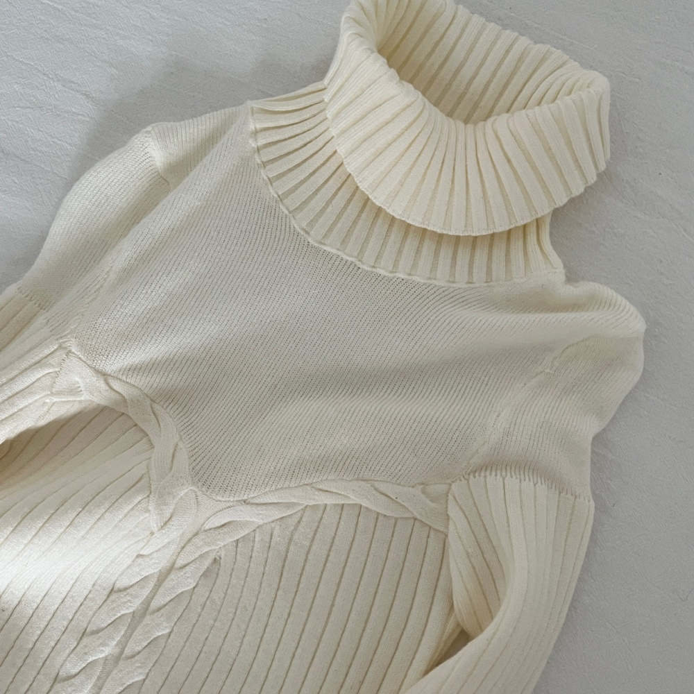 Bottoming inside the ride pinched waist slim sweater