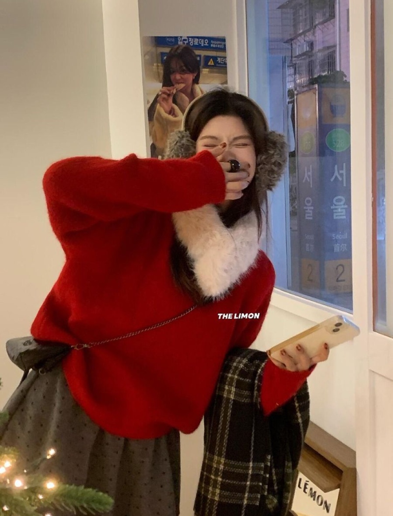 Knitted loose Korean style fur collar round neck sweater