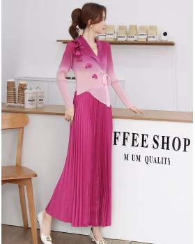 Pseudo-two stereoscopic pleated fold gradient dress