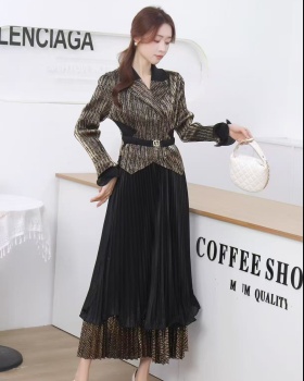Light fold dress wood ear high waist business suit