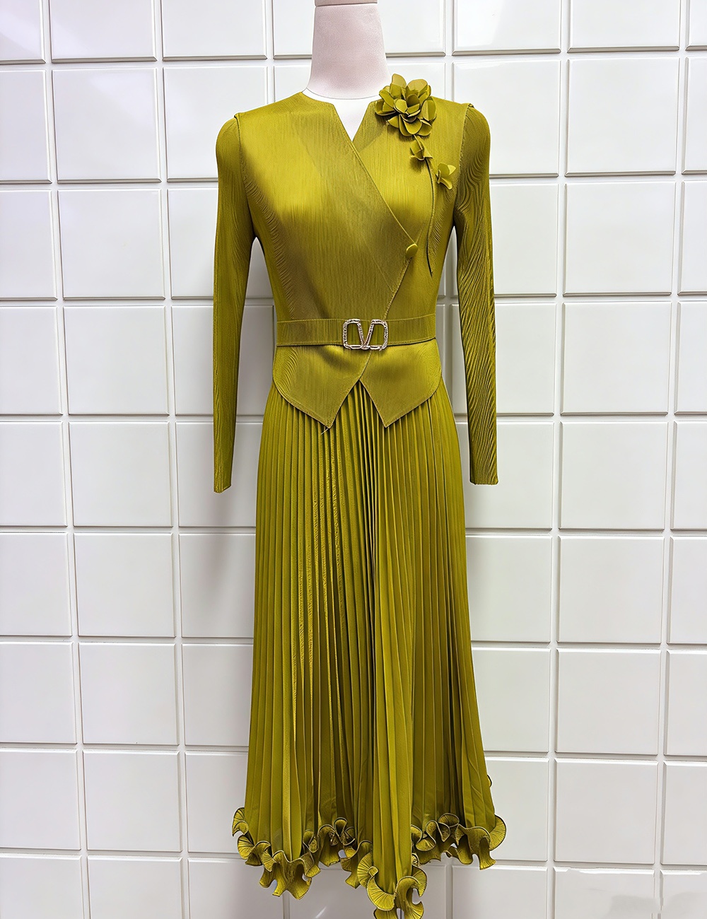 Wood ear elegant pleated fold flowers decoration dress