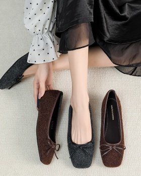 Low niche soft soles square head shoes for women