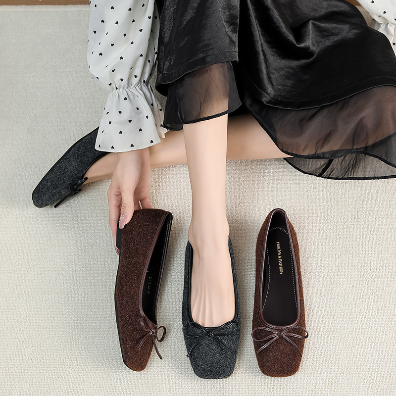Low niche soft soles square head shoes for women