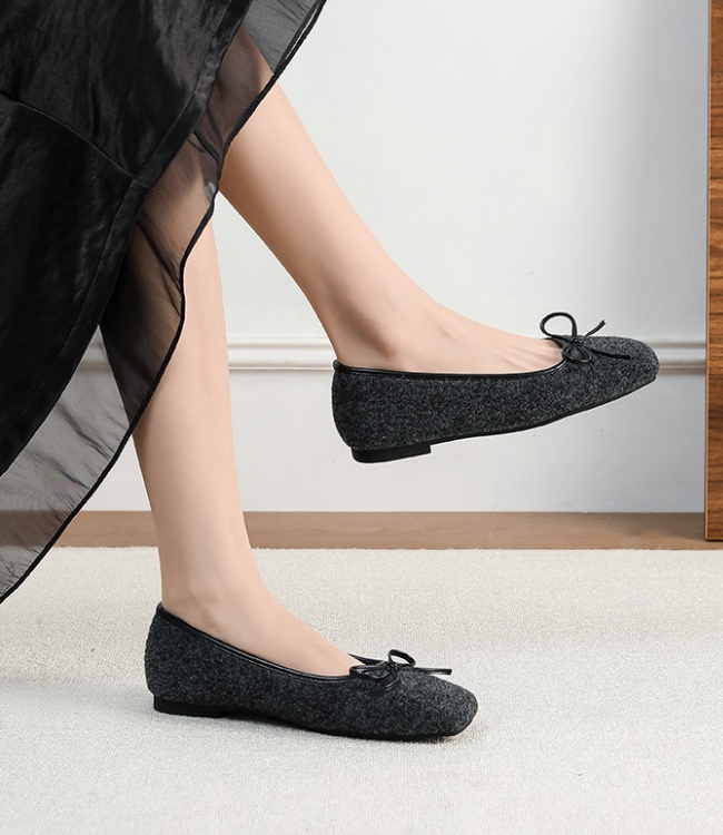 Low niche soft soles square head shoes for women
