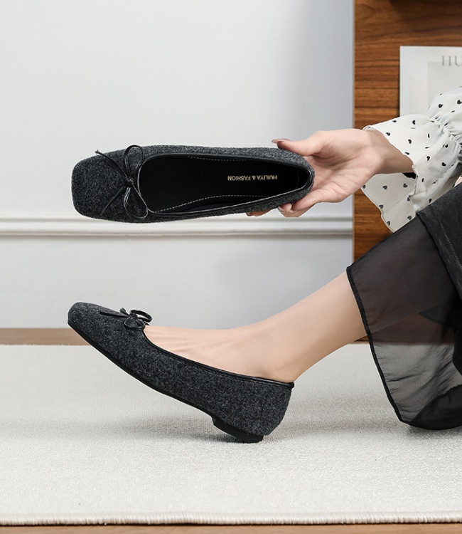 Low niche soft soles square head shoes for women