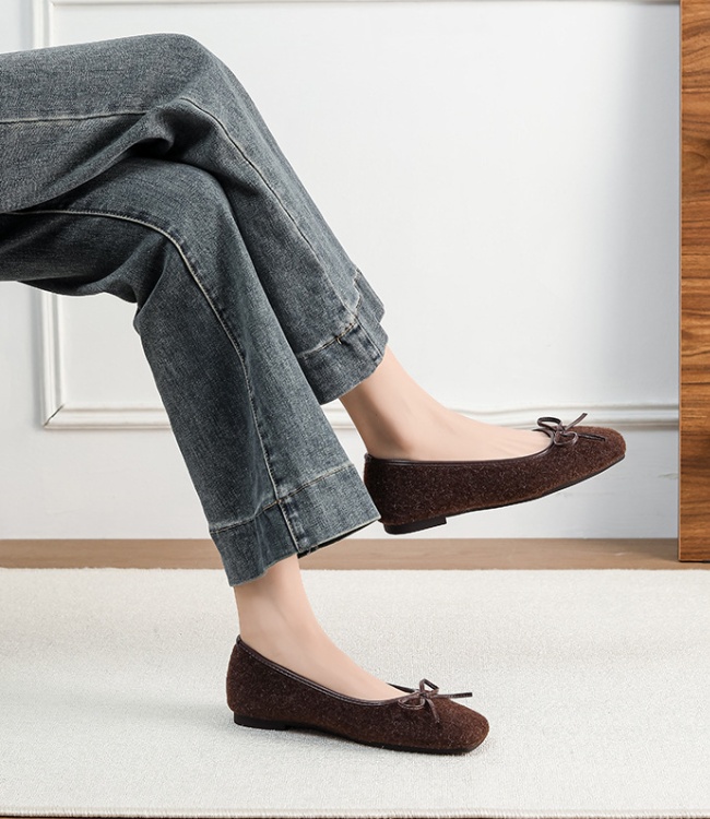 Low niche soft soles square head shoes for women