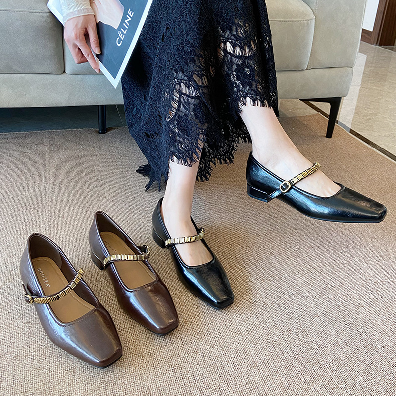 Low France style autumn shoes