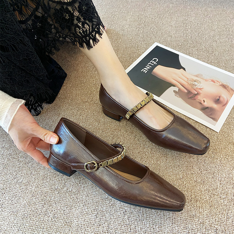 Low France style autumn shoes