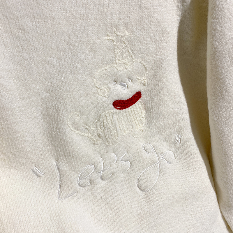 Embroidery tops round neck bottoming shirt for women